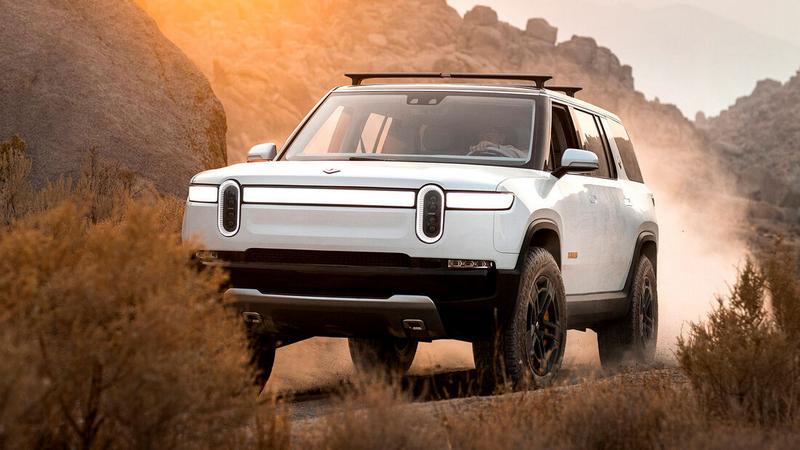 Rivian R1S 