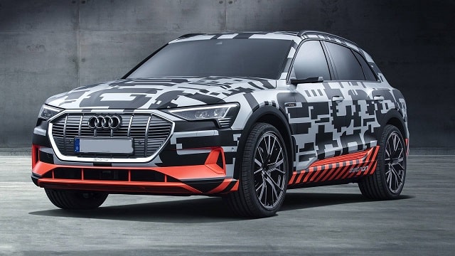 Front view of the Audi Q6