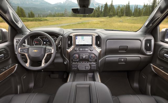 View of the Chevrolet Silverado multimedia torpedo