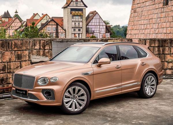 View from the left side Bentley Bentayga