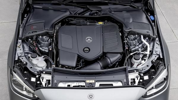 Photo of the engine of the Mercedes C-Class