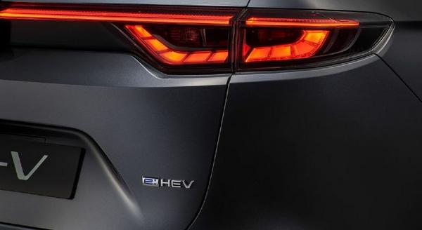 View of the taillights of the Honda HR-V E HEV