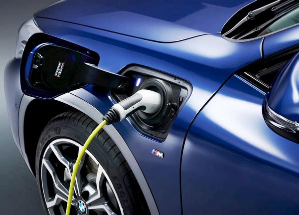 BMW iX2 EVs Photo Charger