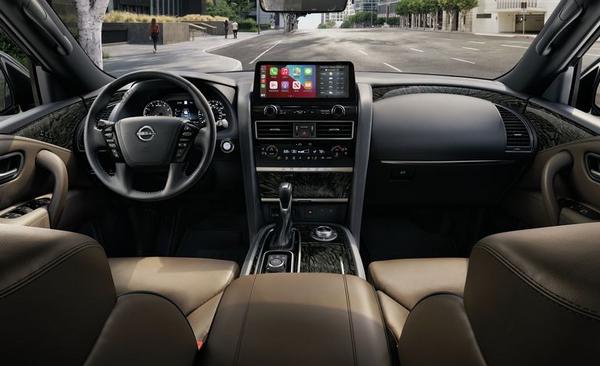 View of the multimedia bulkhead of the Nissan Armada