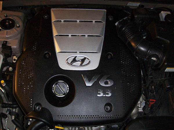 Photo of the Hyundai Azera engine