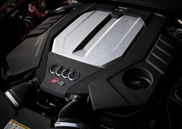 Engine view of the Audi RS 7