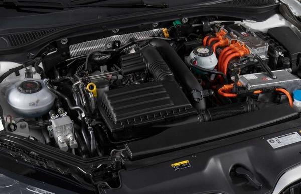 Photo of the Skoda Yeti engine