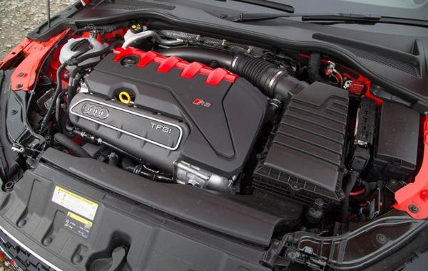 Engine view of the Audi TT Roadster