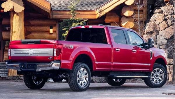 Right side view of the Ford King Ranch F350