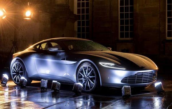 Aston-Martin DB10