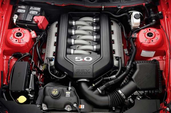 Ford Mustang Boss Engine View