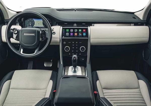 Land Rover Discovery Multimedia Interior View