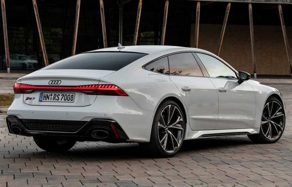 Rear view of the Audi RS 7