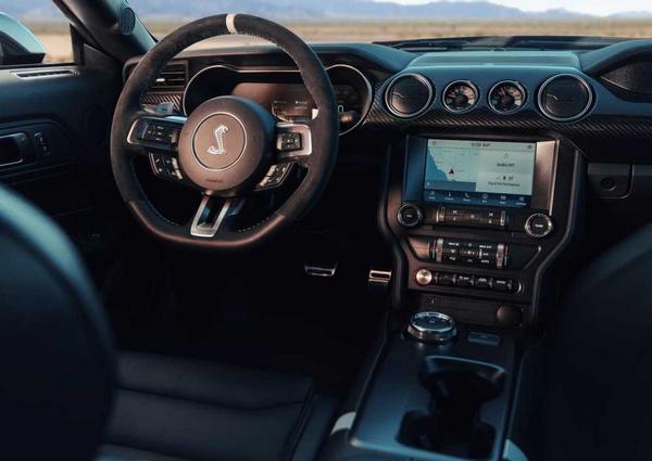 Ford Mustang Shelby GT500 torpedo room view