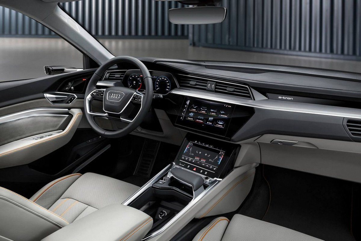 View of the multimedia torpedo Audi e-tron